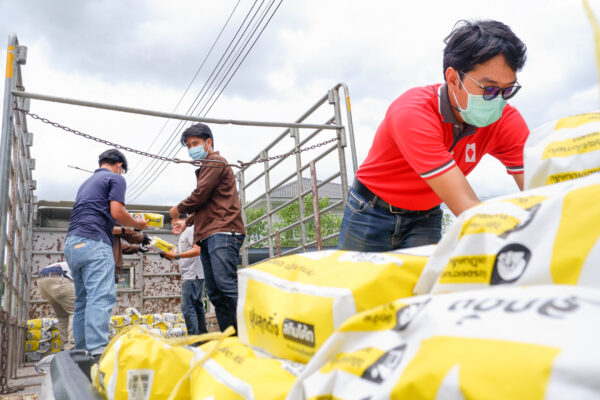 24-ส่งต่อถุงยังชีพ-supalai-2